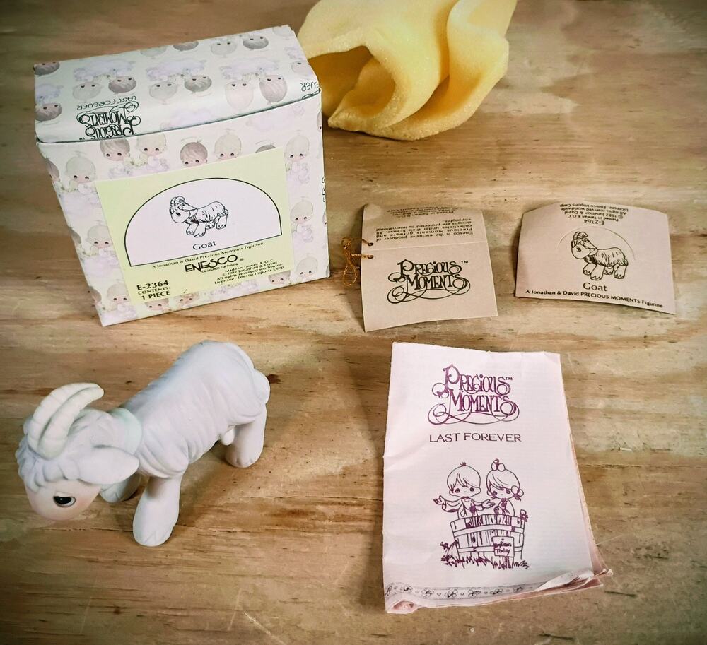 Precious Moments GOAT Figurine E-2364 Jonathan & David Enesco 1982 Vintage BOX